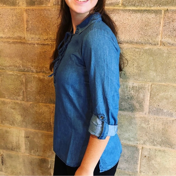 Lace up Denim Top -Size small- NWT - Picture 2 of 2
